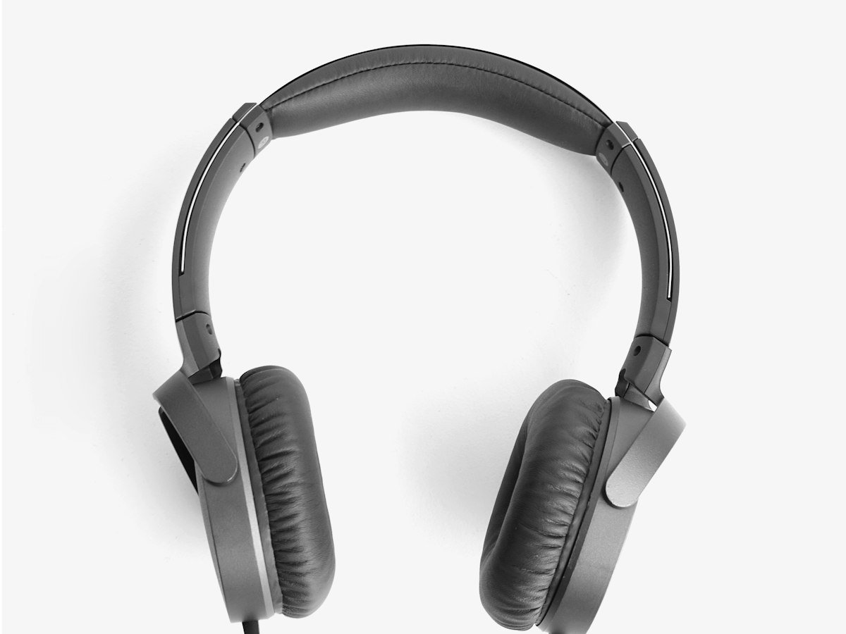 Noise-Cancelling Wireless Headphones