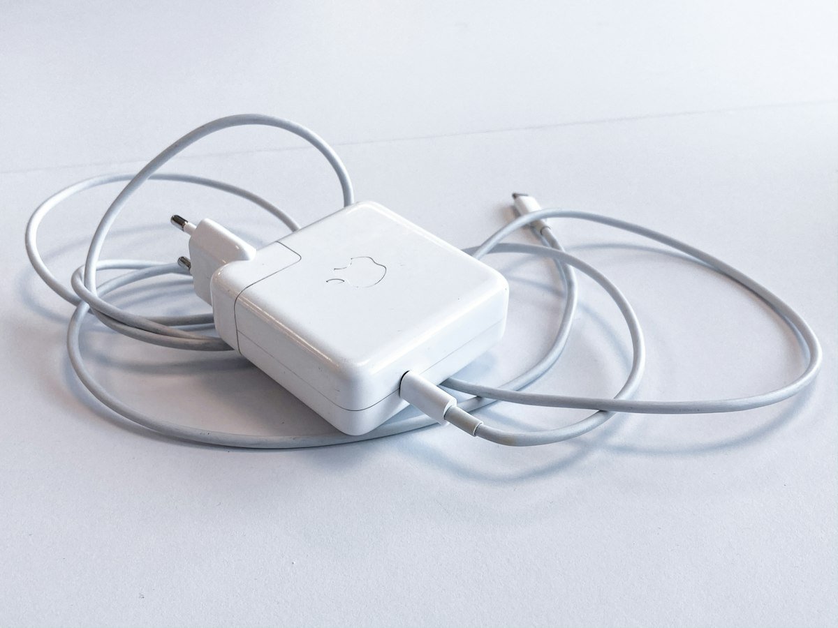 Slim 65W GaN Fast Charger