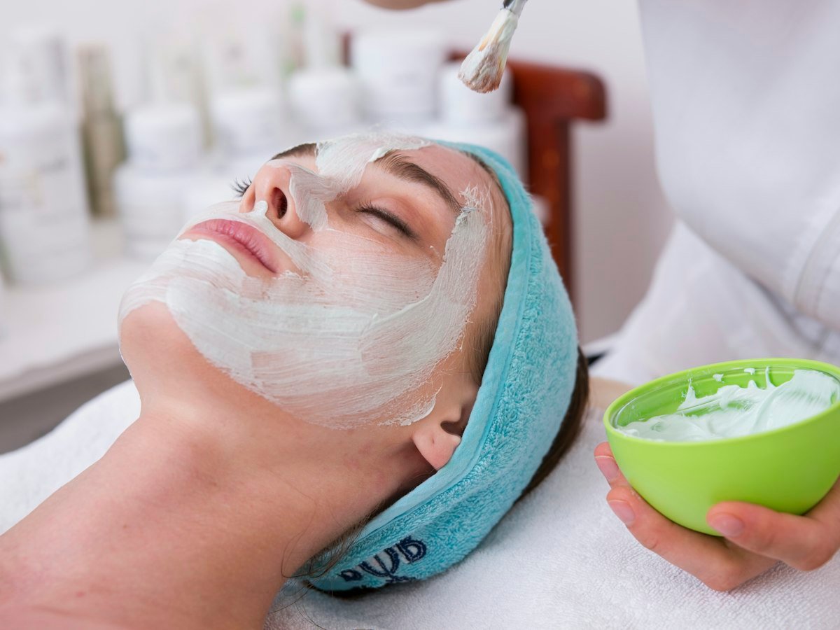 Are LED Light Therapy Face Masks Worth It?